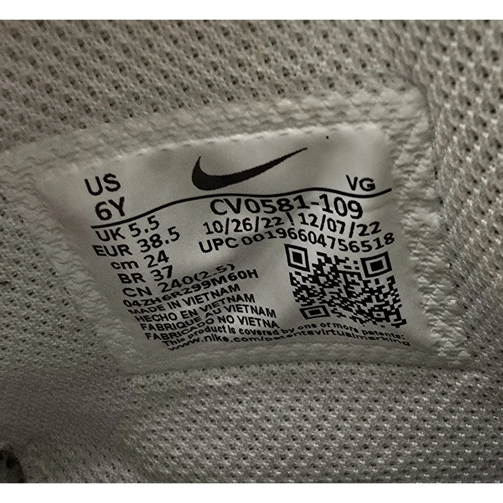 Nike 6Y White FastFlex Alpha Cleats Youth‎ Boy or Girl 6Y -CV0581-109